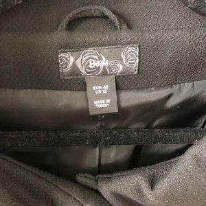 H&M Jackets & Coats - EUC | H&M Cropped Black Suit Top H&M Jackets & Coats - EUC | H&M Cropped Black Suit Top